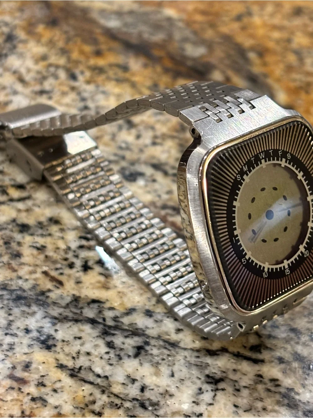 Rare 1979 Texas Instruments Starburst LCD Analog Watch